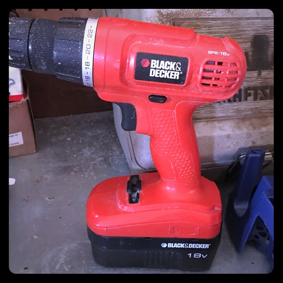 Black n decker 18v drill - Picture 1 of 3